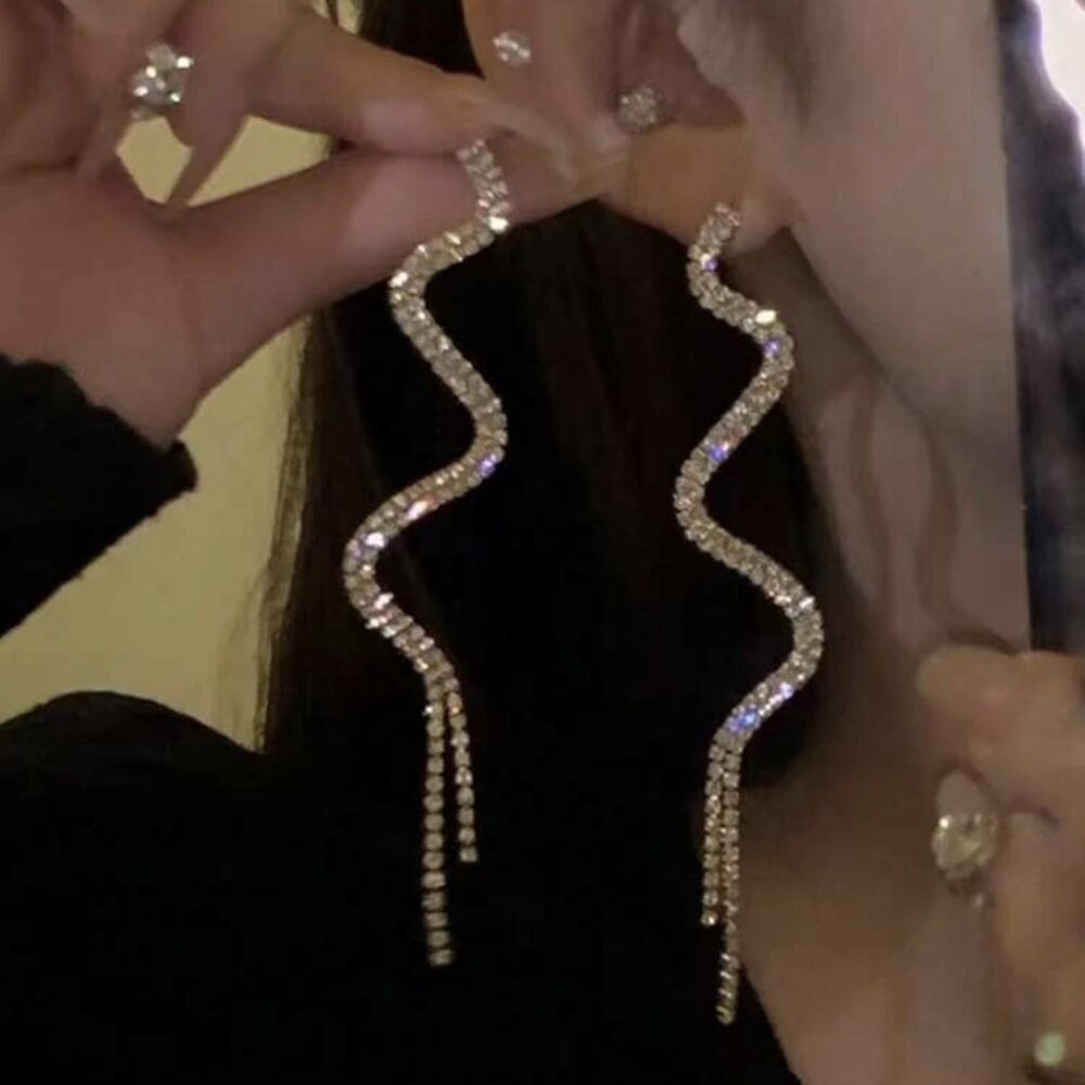 FASHION ZINC ALLOY RHINESTONE DECOR SNAKE EARRINGS FOR WOMEN